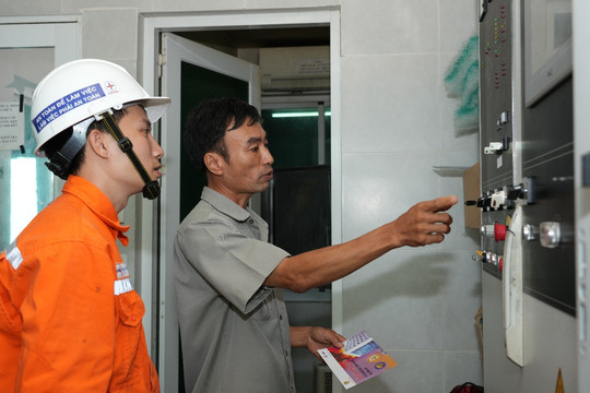 EVNHCMC sẵn sàng các phương án đảm bảo an toàn điện mùa mưa bão
