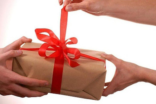 Bẫy quét mã QR nhận quà Trung thu: Ma trận lừa đảo gửi tận cửa nhà