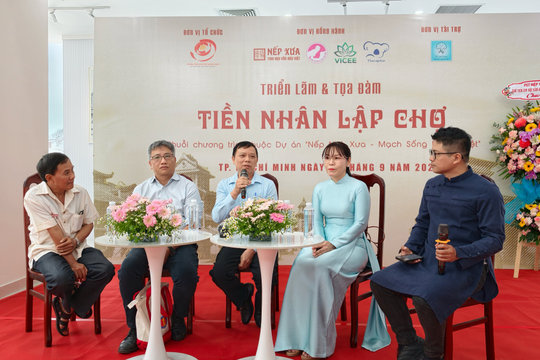 Chợ Sài Gòn còn gì ngoài chuyện mua bán?