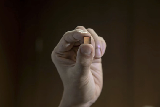 Mỹ thiếu chip nhớ vì AI, thuế quan có thể khiến cuộc khủng hoảng thêm trầm trọng