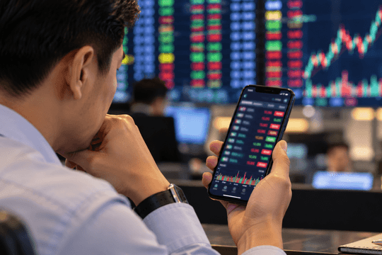 Tiền không thiếu, làm gì để dòng vốn chọn Việt Nam?