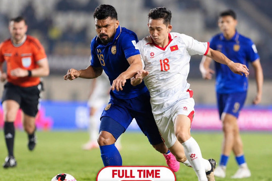Thua Thái Lan, HLV Kim Sang-sik quá thận trọng?