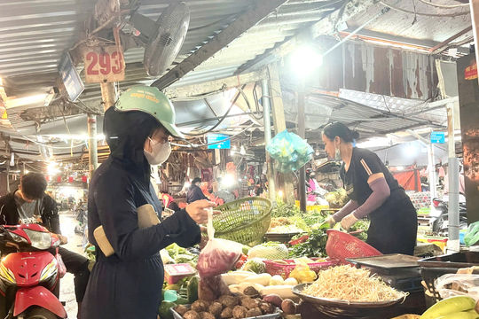 'Chợ số' đưa thanh toán không tiền mặt vào đời sống dân sinh