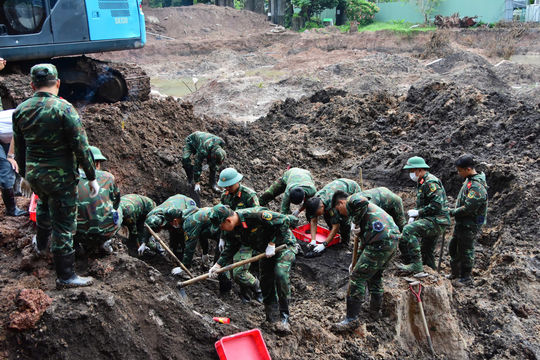 Quy tập thêm 8 bộ hài cốt liệt sĩ tại Công viên Lê Thị Riêng
