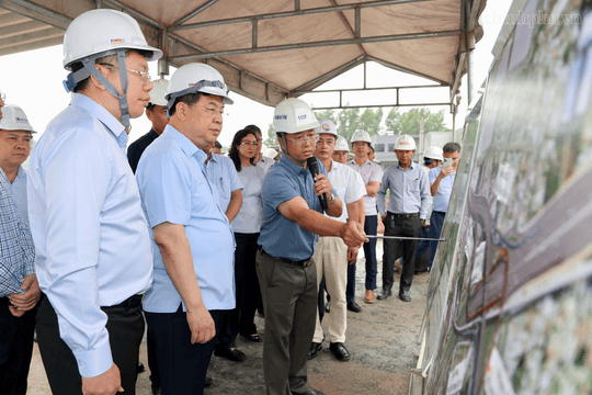 Phó Thủ tướng Thường trực Phạm Gia Túc: Tránh vừa làm đường xong đã phải tháo dỡ để mở rộng