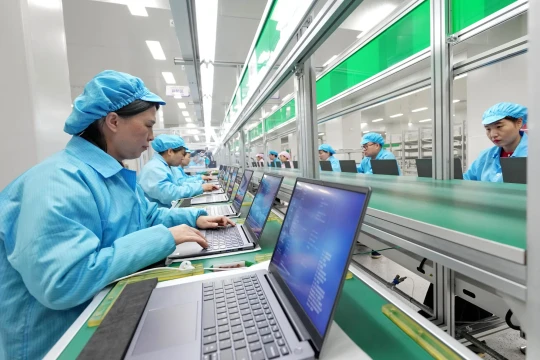 Các hãng laptop xem lại kế hoạch rời Trung Quốc vì chi phí linh kiện tăng vọt