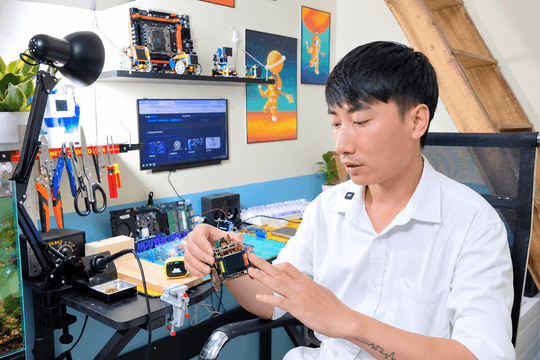 Chàng quản lý nhà hàng và niềm đam mê chế tạo robot XiaoZhi