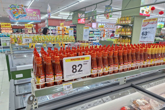 Thêm 20.000 siêu thị mini ra đời: Tiệm tạp hóa, quầy hàng chợ làm sao ‘sống’ nổi?