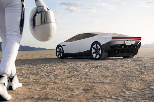 Roadster nhào lộn như phim viễn tưởng liệu có thay đổi được giấc mơ siêu xe điện, cứu Tesla?