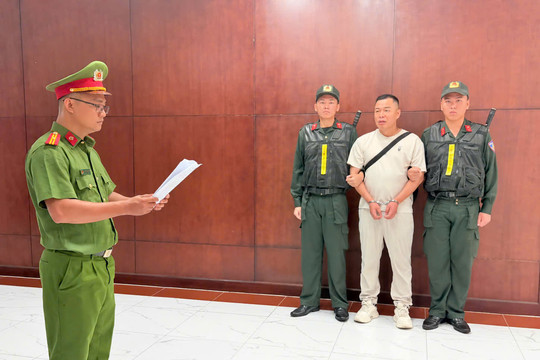 Bắt Tôn Bằng, chồng cũ Hằng Du Mục, về tội xâm phạm quyền sở hữu công nghiệp