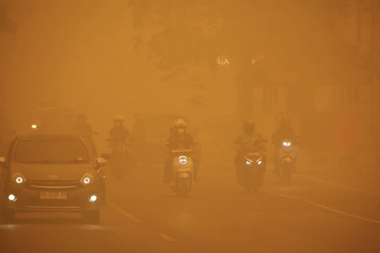 Đông Nam Á hứng chịu một trong những đợt khói mù tồi tệ nhất do cháy rừng ở Indonesia