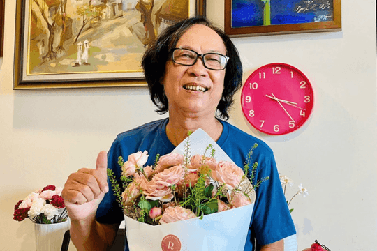 Nguyễn Việt Chiến... cười