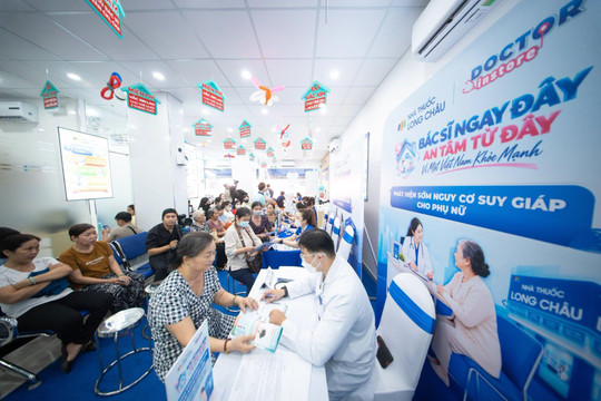 Long Châu tăng trưởng gắn với nâng cao chất lượng phục vụ và mở rộng cơ hội chăm sóc sức khỏe cho người dân