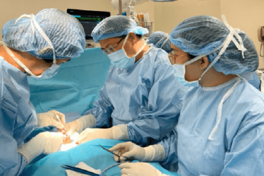 Ghép tạng trẻ em tại Việt Nam: Bi kịch khan hiếm và khoảng trống pháp lí