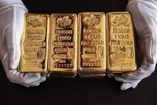 Giá vàng hôm nay 30/10: Chủ tịch ECB từ chức giữa bão tài chính, vàng trước giông bão mới?