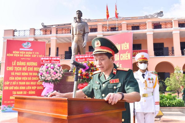 63 chiến sĩ 'mũ nồi xanh' dâng hương, hứa với Bác trước giờ lên đường đến Nam Sudan
