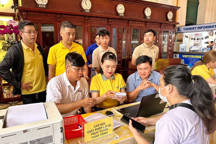 Bưu điện TP.HCM triển khai dịch vụ đổi giấy phép lái xe trực tuyến 