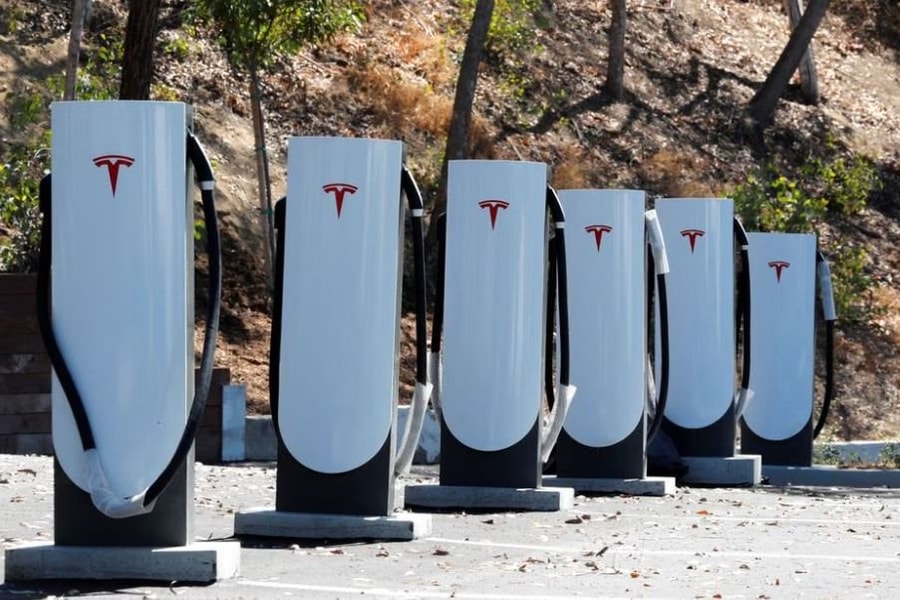 Sau GM, Ford và Rivian, đến Volvo Car áp dụng công nghệ sạc ô tô điện của Tesla