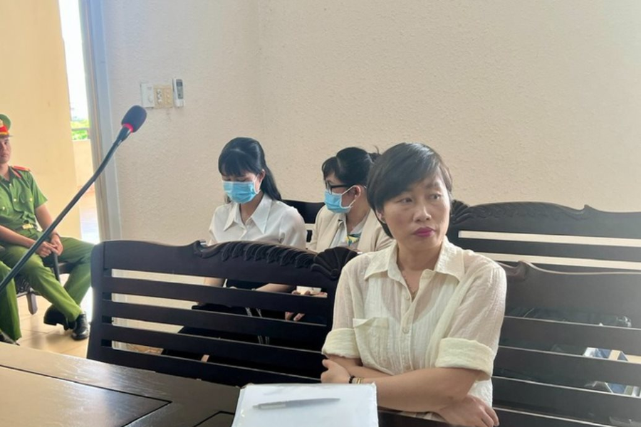 Xét xử vụ người phụ nữ bị cưỡng chế xét nghiệm COVID-19 năm 2021