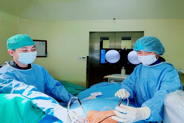 Với phương pháp đơn giản, người đàn ông khỏi đau cột sống suốt 5 năm 