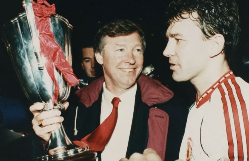Ten Hag nên nghe ý kiến của Sir Alex về đội trưởng lý tưởng, Brighton muốn có McTominay