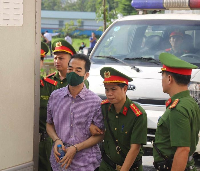 Tô Anh Dũng nhận 21,5 tỉ nhưng... không nhận thức được là vi phạm pháp luật