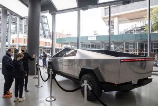 Tesla sản xuất xe bán tải điện Cybertruck sau 2 năm trì hoãn, các đối thủ phải dè chừng