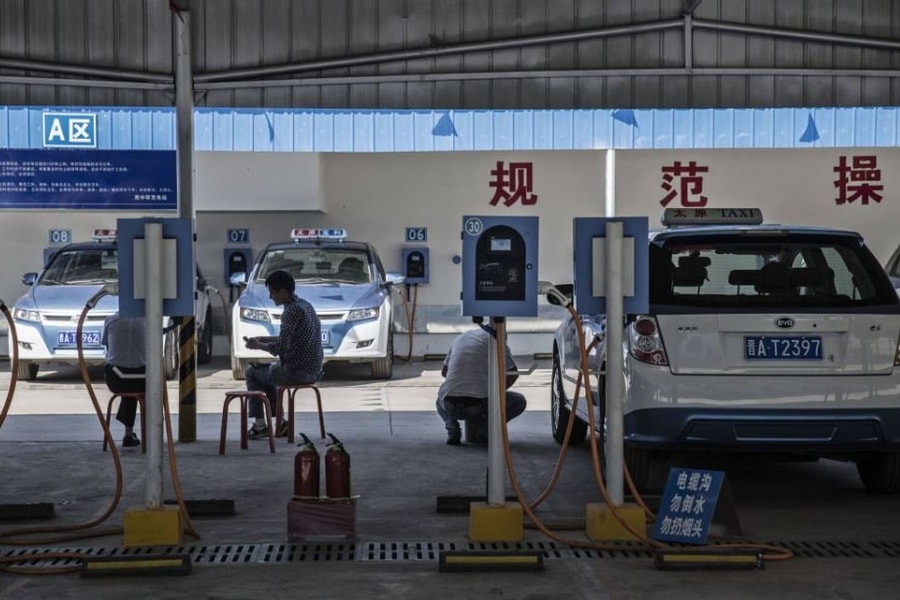 Chiến lược 'cây gậy và củ cà rốt' giúp Trung Quốc trở thành thị trường ô tô điện lớn nhất