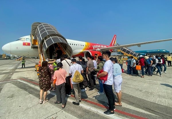 Quy định mới: Chuyến bay chậm 5 giờ, khách được hoàn tiền vé