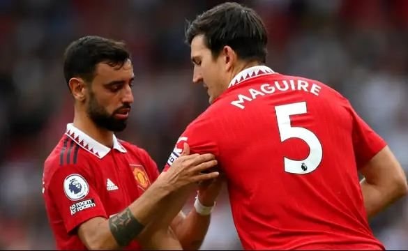 Ten Hag nêu lý do chọn Bruno Fernandes làm đội trưởng MU, Henderson và Elanga đàm phán với Forest