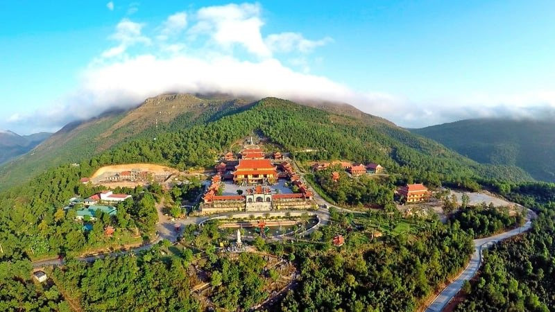 Bị 'điểm danh' không báo cáo tiền công đức, chùa Ba Vàng nói gì?