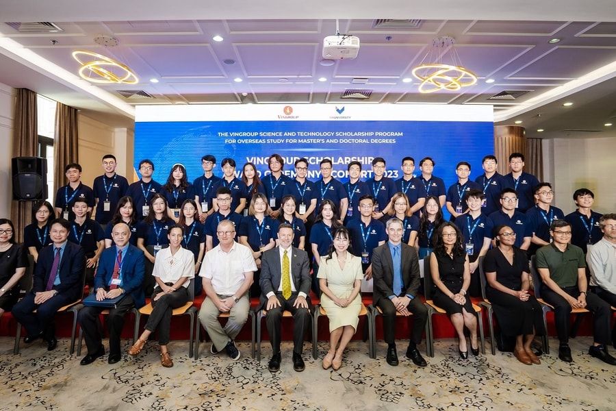 Vingroup trao 120 tỉ đồng học bổng khoa học công nghệ năm 2023