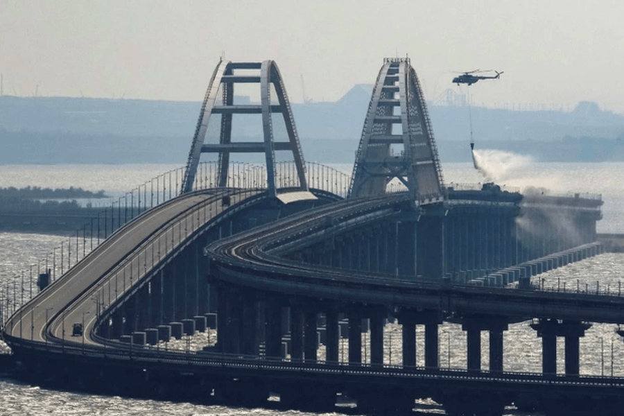 Ukraine tuyên bố sẽ tiếp tục tấn công Crimea và cầu Kerch