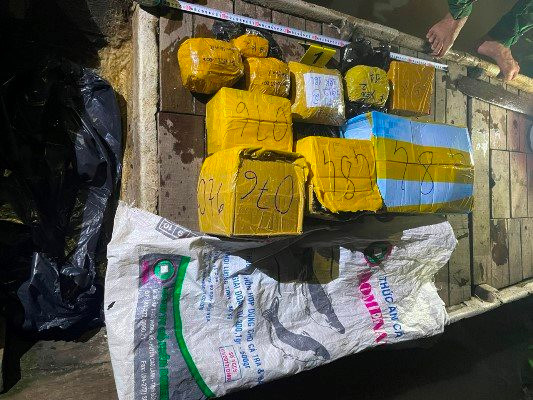 An Giang: Bắt vụ vận chuyển trái phép 19kg vàng 