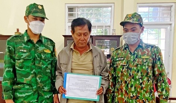Khởi tố người đàn ông vận chuyển lậu hơn 7.000 USD