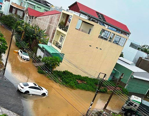 An Giang: Mưa trắng trời, nhiều tuyến đường huyện, khu hành chính Long Xuyên ngập nặng