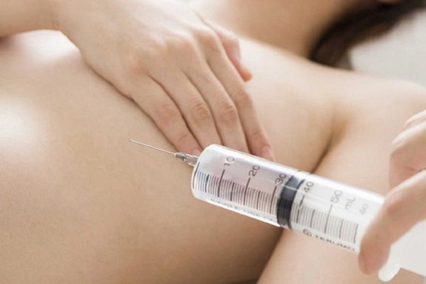 TP.HCM: Cô gái chi 25 triệu đồng nâng cấp 'vòng 1' trong khách sạn bị áp xe ngực