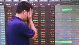 Nhà đầu tư 'thấm đòn' khi đầu tư vào cổ phiếu 'nóng'