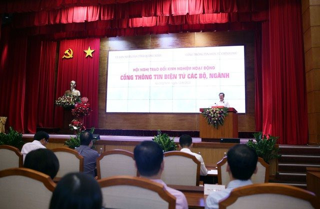 Xây dựng và bảo vệ hình ảnh chính quyền trên không gian mạng