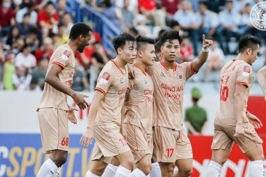 CAHN FC: Khi các ngôi sao tỏa sáng đúng lúc