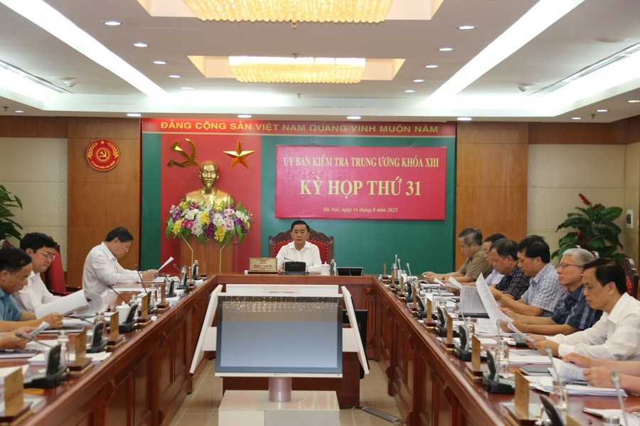 Đề nghị kỷ luật 2 ủy viên trung ương đảng