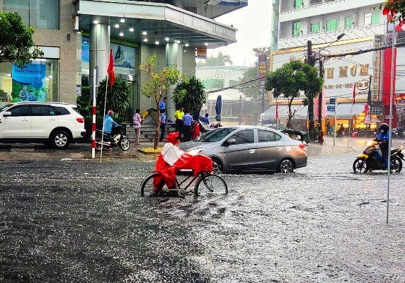 An Giang: Nhiều tuyến đường TP.Long Xuyên ngập nặng