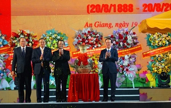 Chủ tịch nước dự Lễ kỷ niệm 135 năm ngày sinh Chủ tịch Tôn Đức Thắng