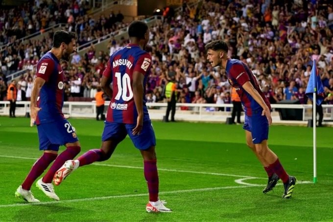 Cựu binh của Man City tỏa sáng giúp Barcelona chiến thắng