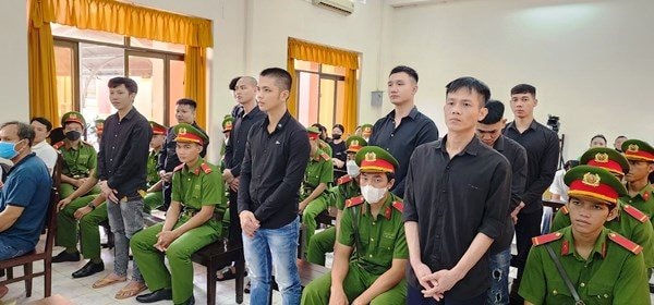 Giết người trong lúc giải quyết mâu thuẫn, 9 bị cáo lãnh 131 năm tù