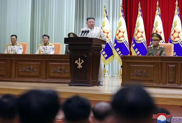 Ông Kim Jong-un yêu cầu tăng cường sức mạnh hải quân