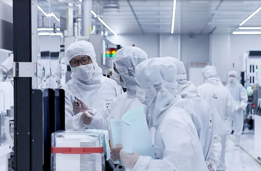 Người sáng lập chi nhánh của hãng chip số 1 Trung Quốc bị cáo buộc tham ô và hối lộ