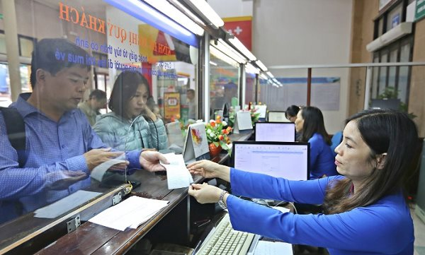 Từ 5.9, đường sắt áp dụng mức phí đổi, trả vé tàu
