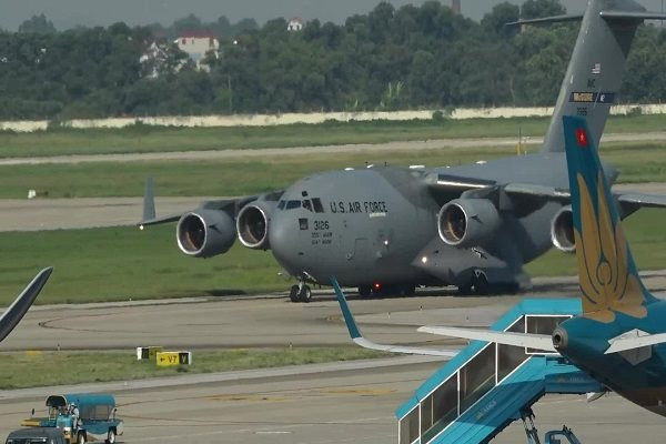 Thêm hai 'ngựa thồ' C-17 phục vụ Tổng thống Mỹ đến Hà Nội