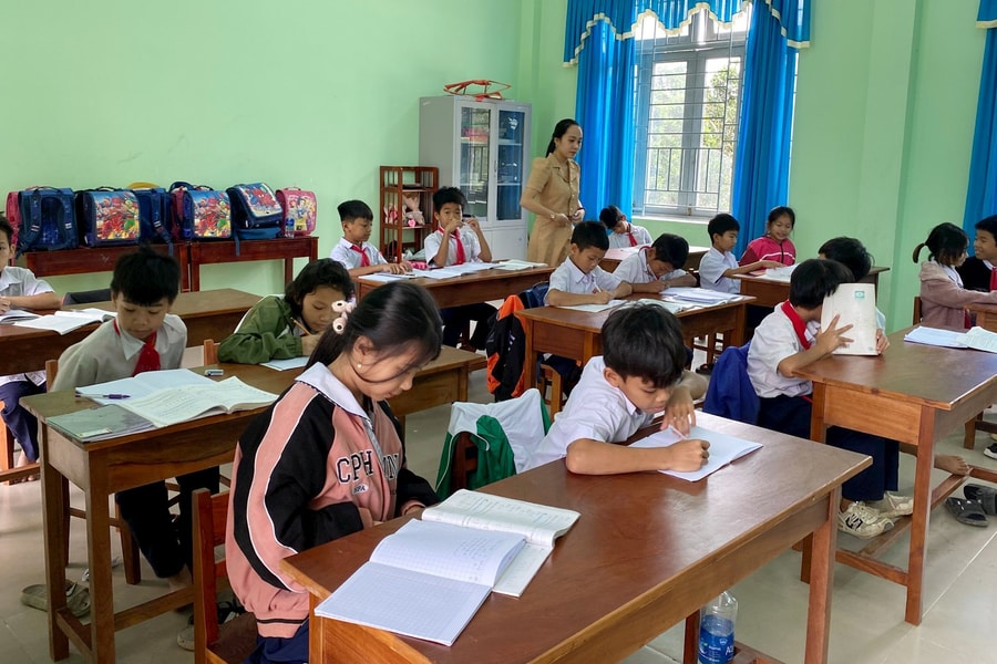 Lãnh đạo Quảng Ngãi, Đà Nẵng không phát biểu và đánh trống ở lễ khai giảng
